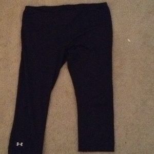 Under Armour crop black leggings